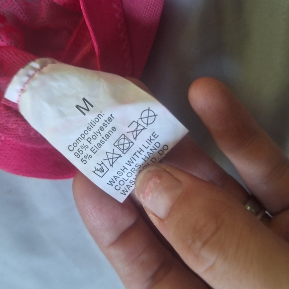 Elegant Pink Lace Lingerie - Picture 3 of 3